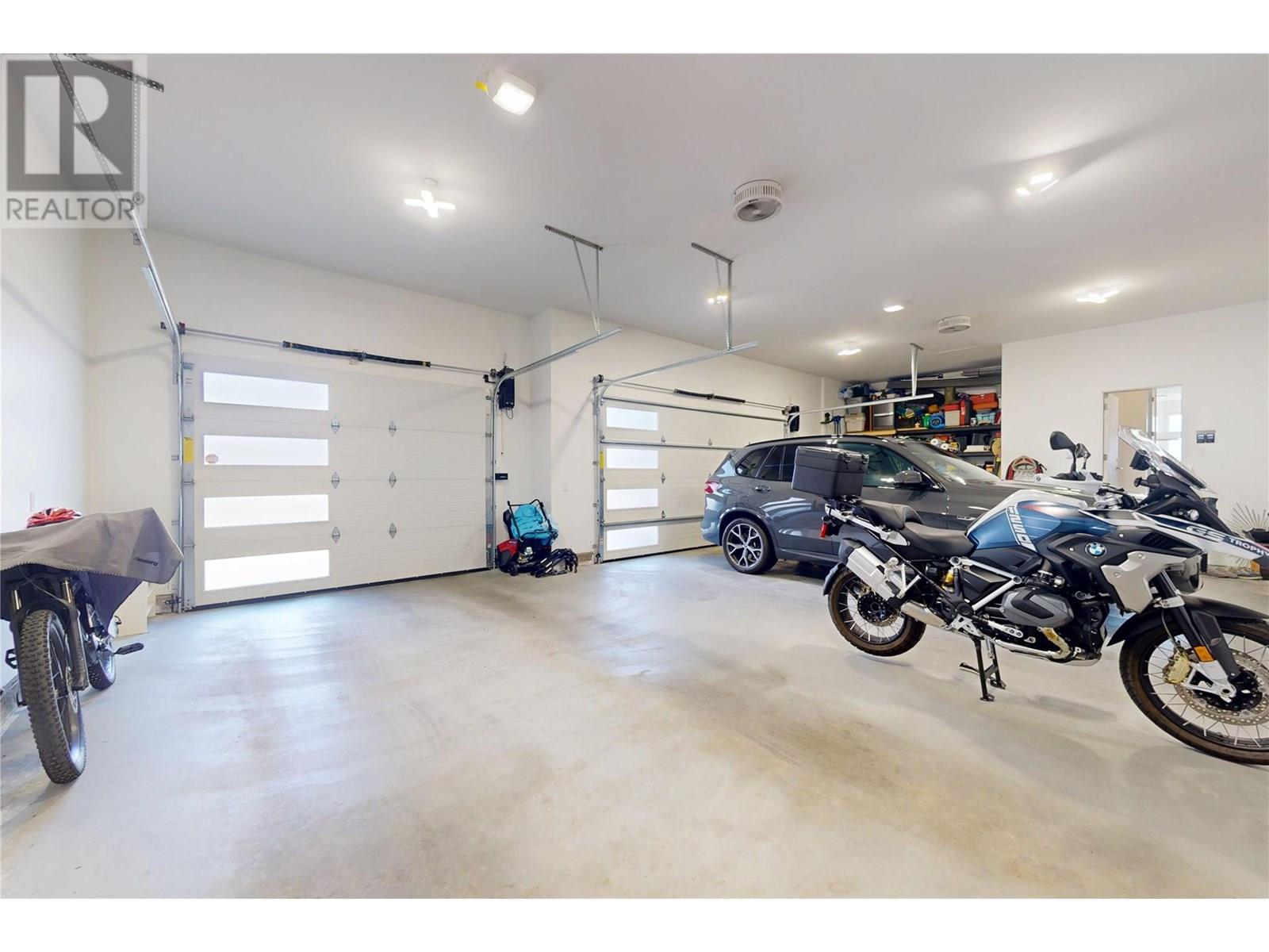 2502 Hedgestone Drive, West Kelowna