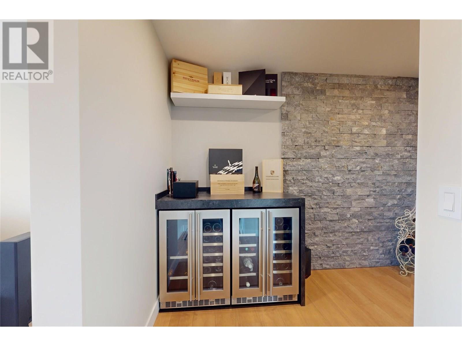 2502 Hedgestone Drive, West Kelowna