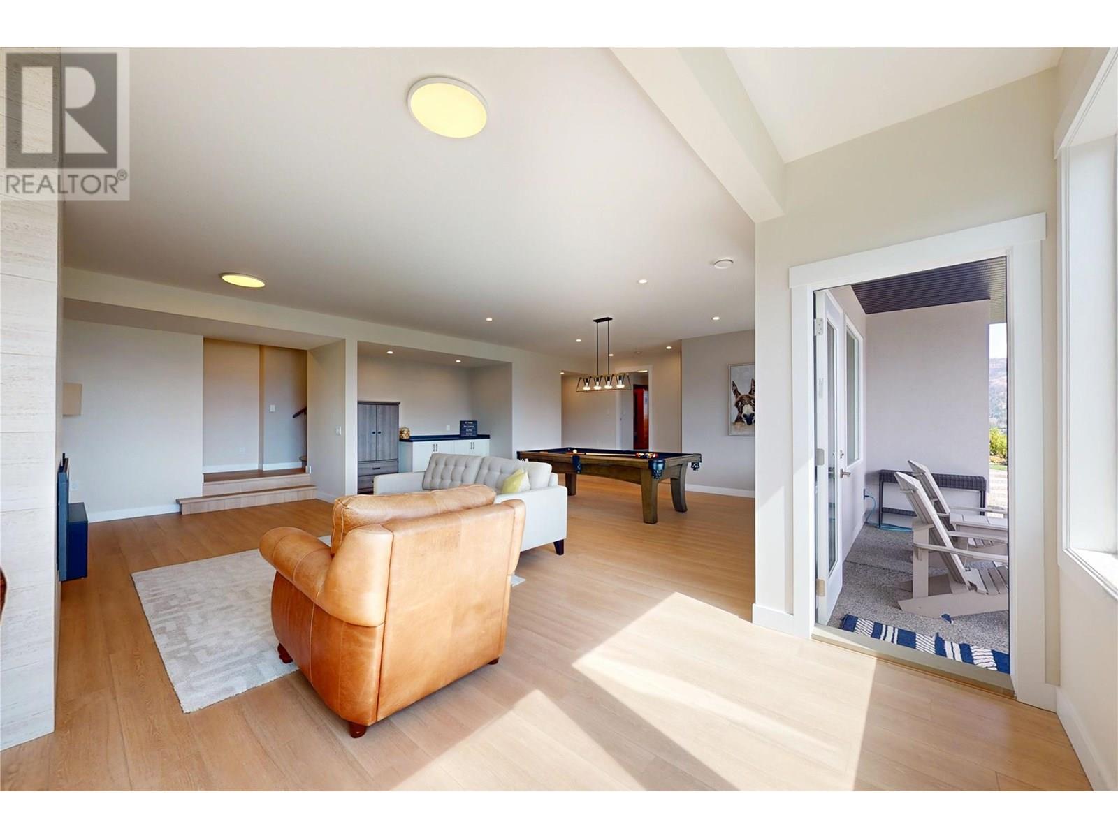 2502 Hedgestone Drive, West Kelowna