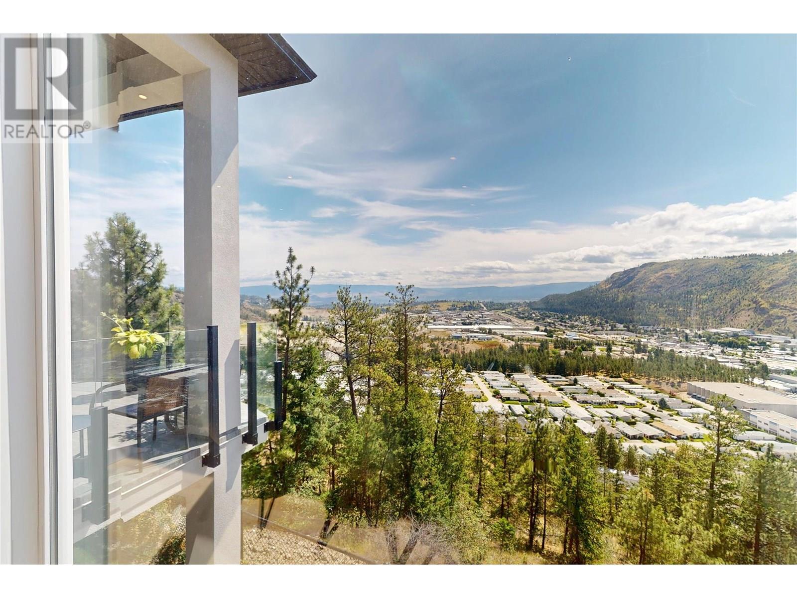 2502 Hedgestone Drive, West Kelowna