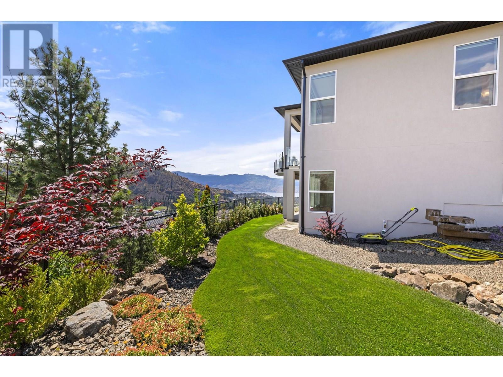 2502 Hedgestone Drive, West Kelowna