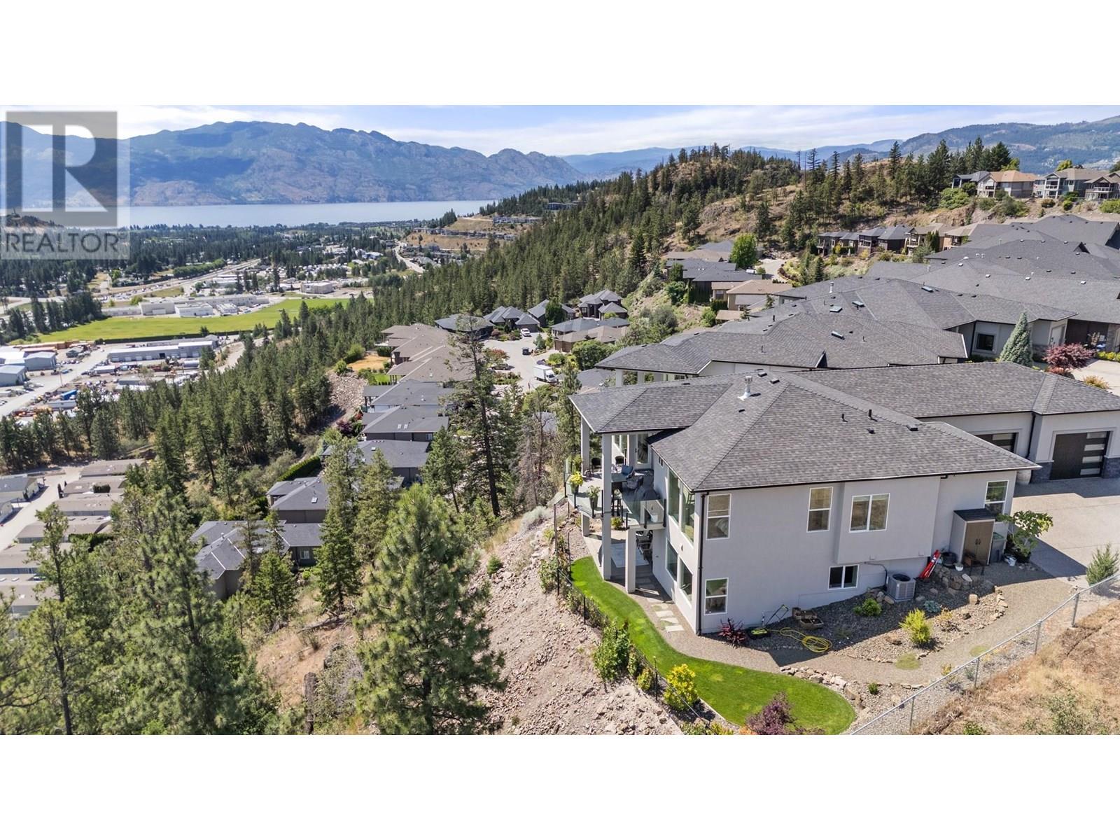 2502 Hedgestone Drive, West Kelowna