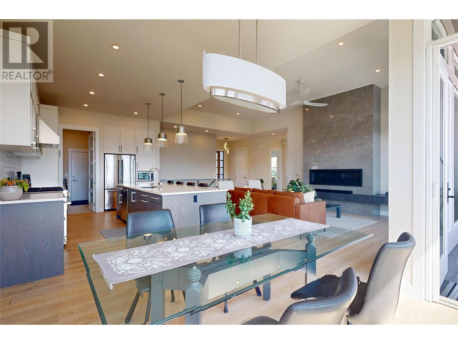 2502 Hedgestone Drive, West Kelowna