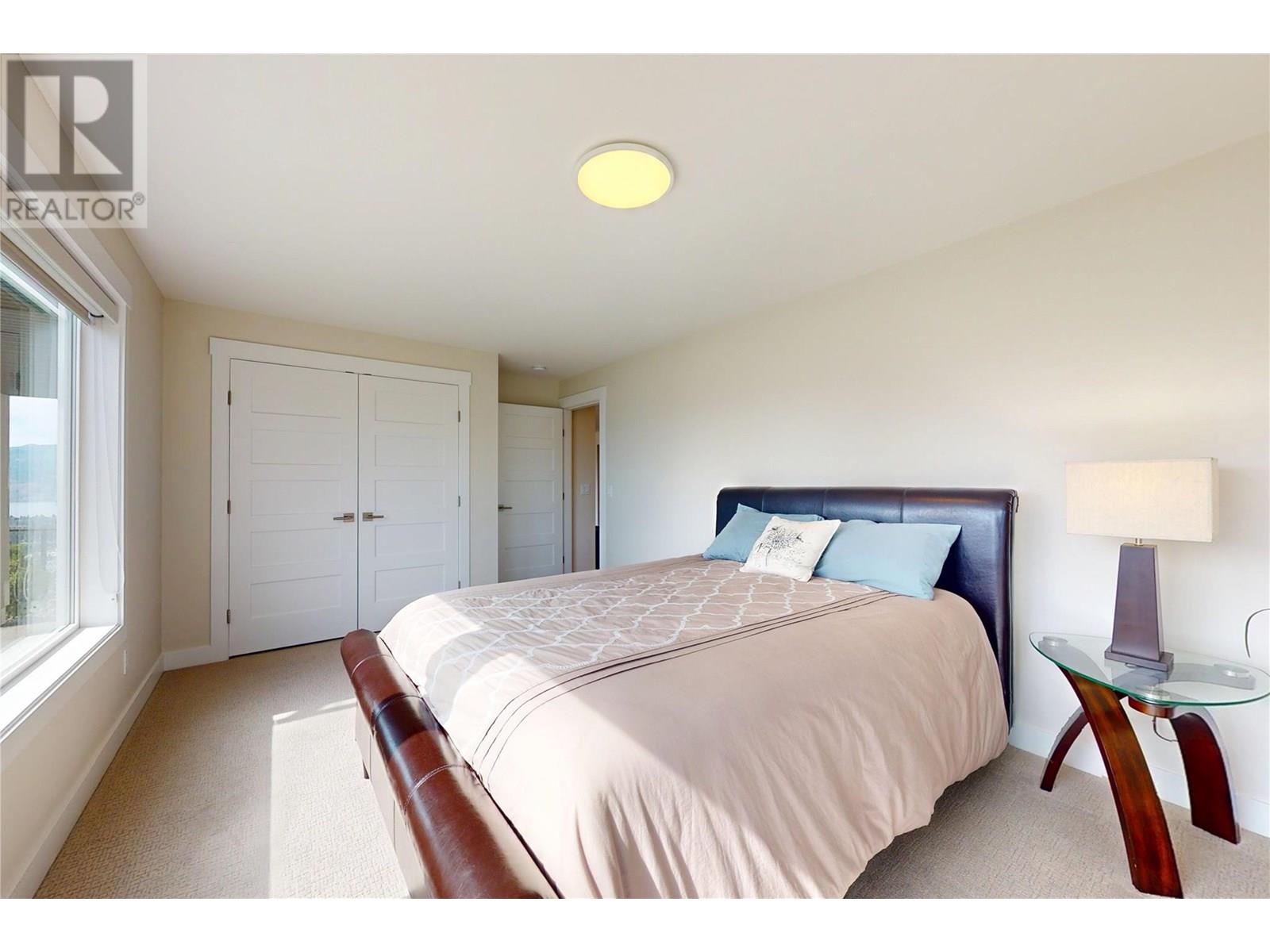 2502 Hedgestone Drive, West Kelowna