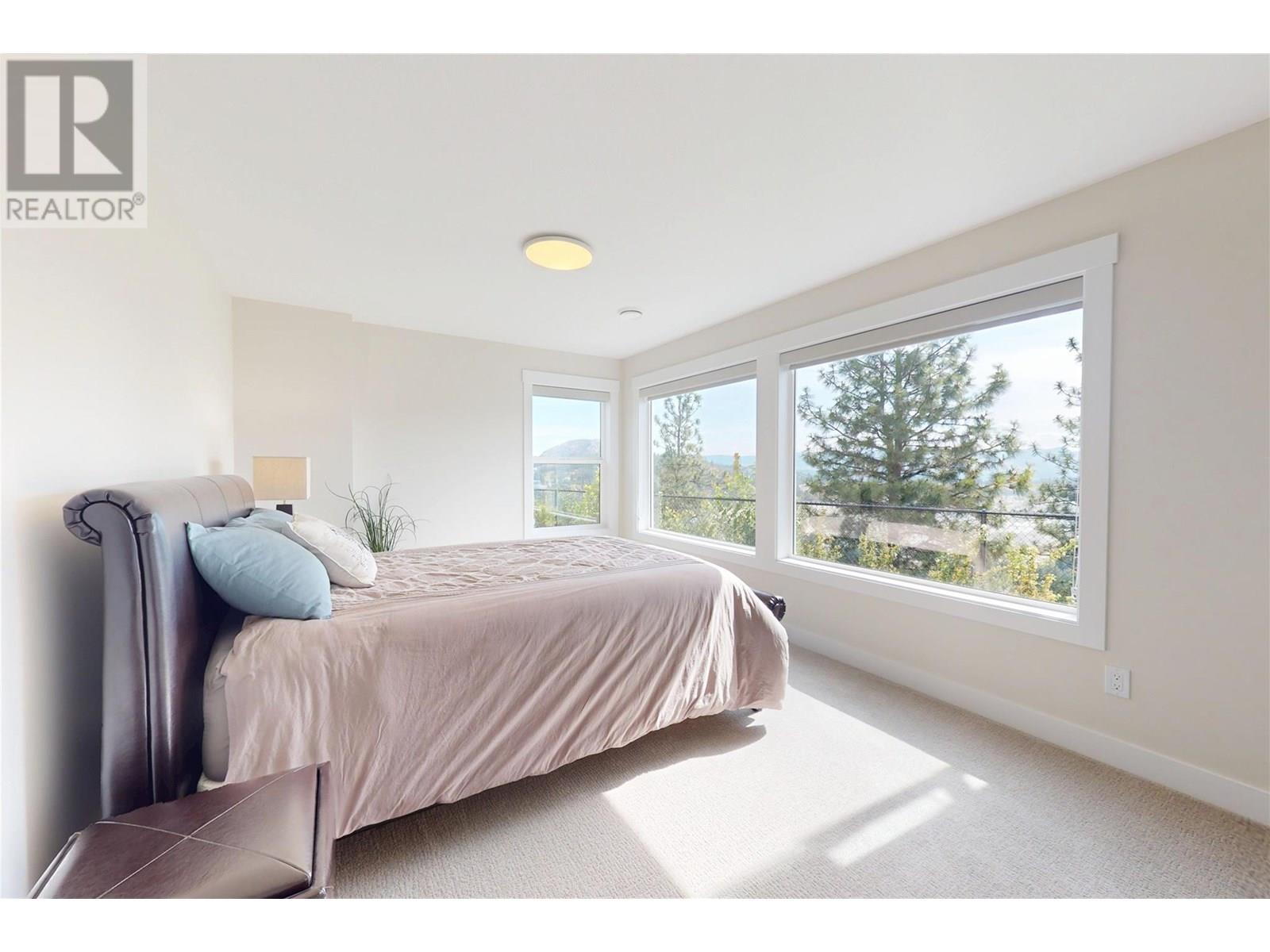 2502 Hedgestone Drive, West Kelowna