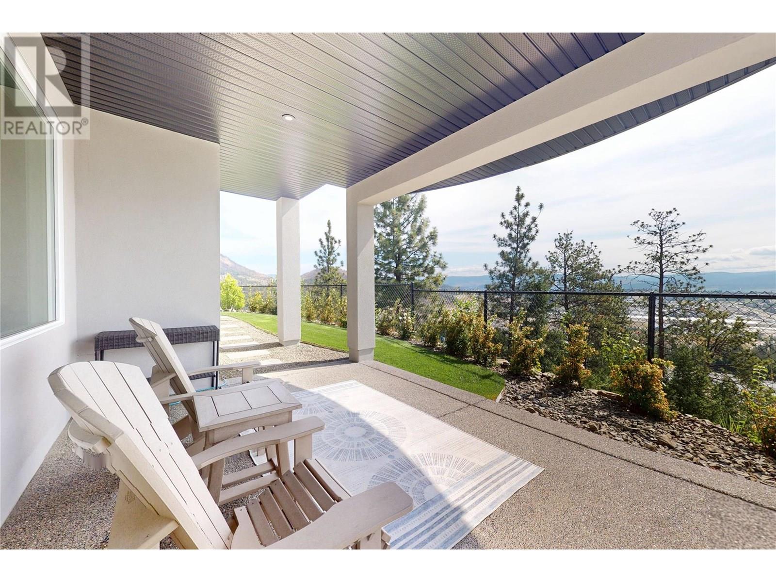 2502 Hedgestone Drive, West Kelowna