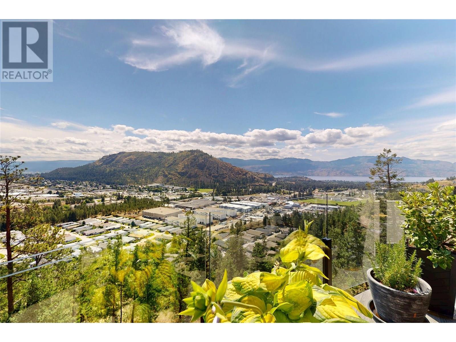 2502 Hedgestone Drive, West Kelowna