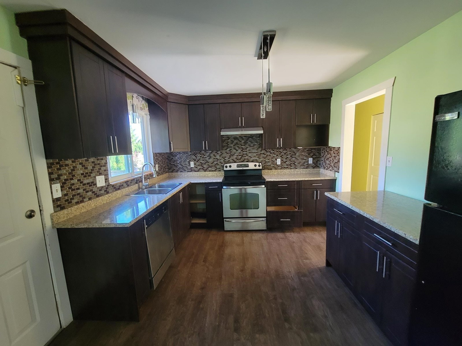 Photo 10 of 7902 Heron Street, Mission BC