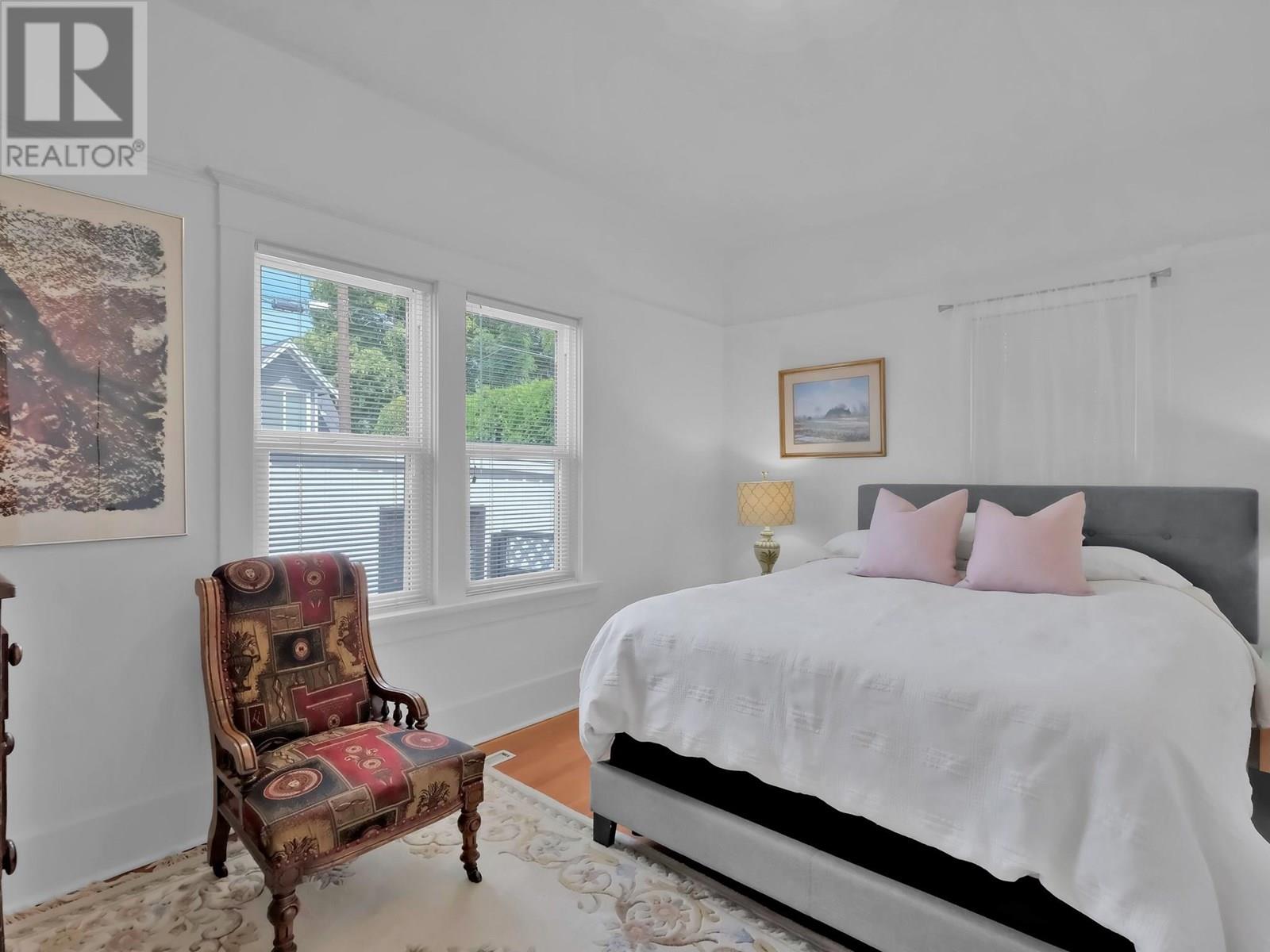  870 Bernard Avenue, Kelowna