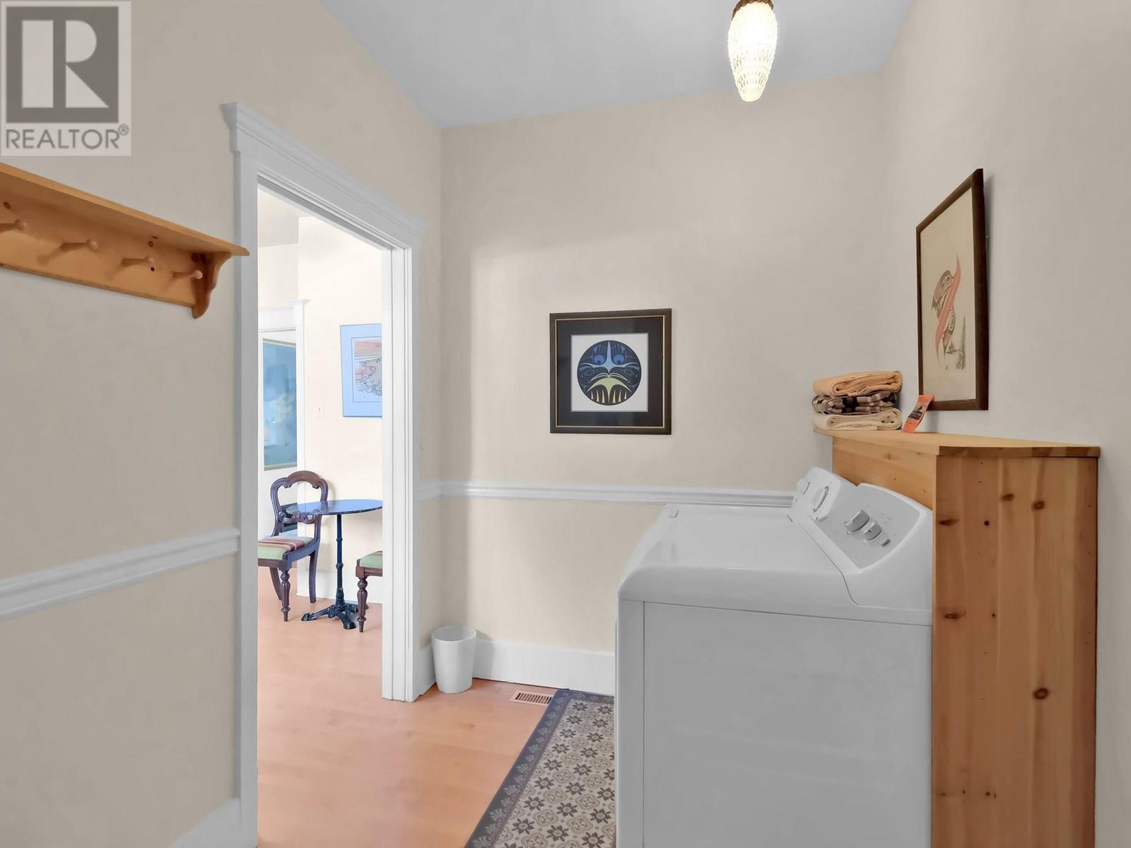  870 Bernard Avenue, Kelowna