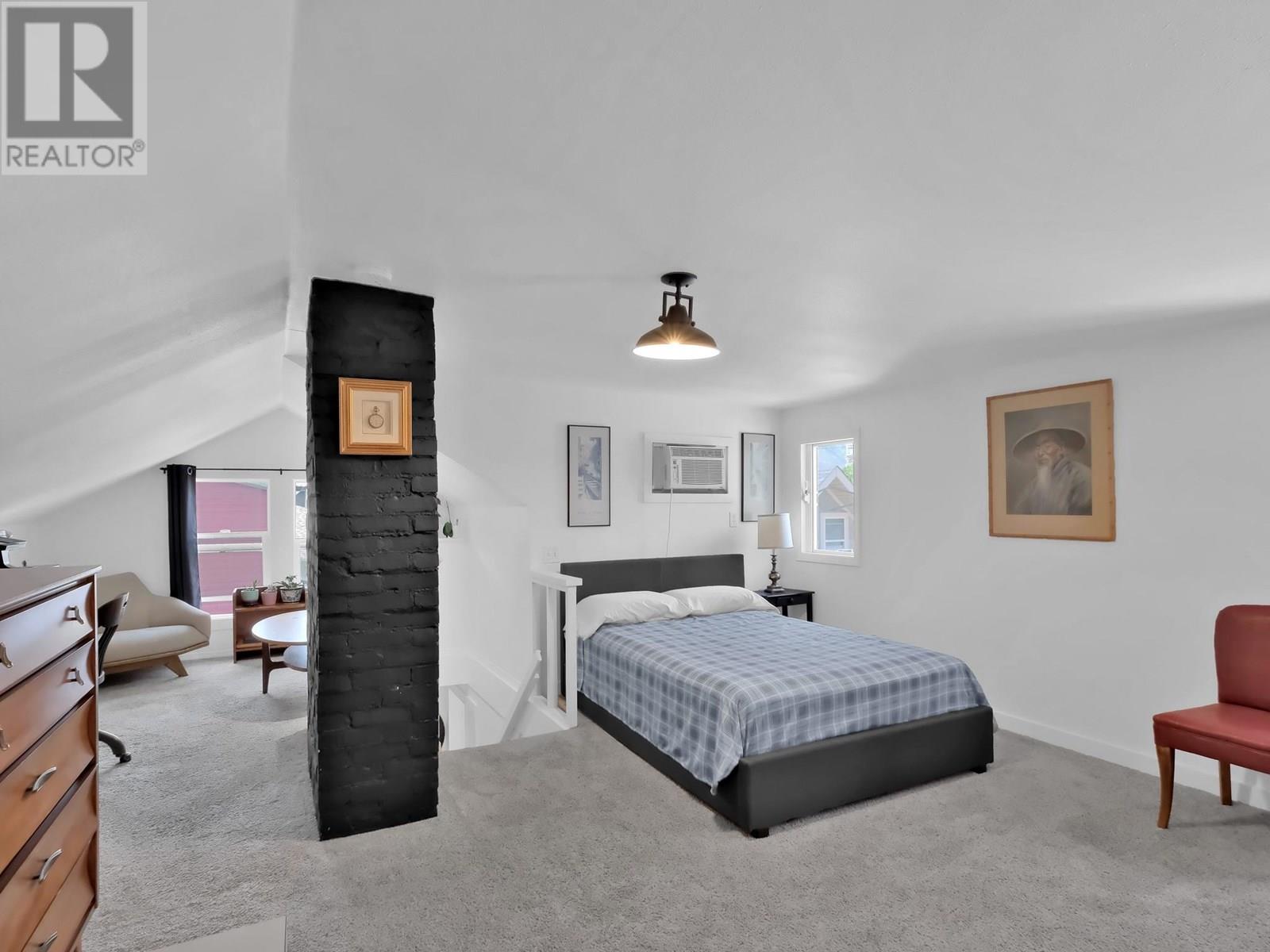  870 Bernard Avenue, Kelowna