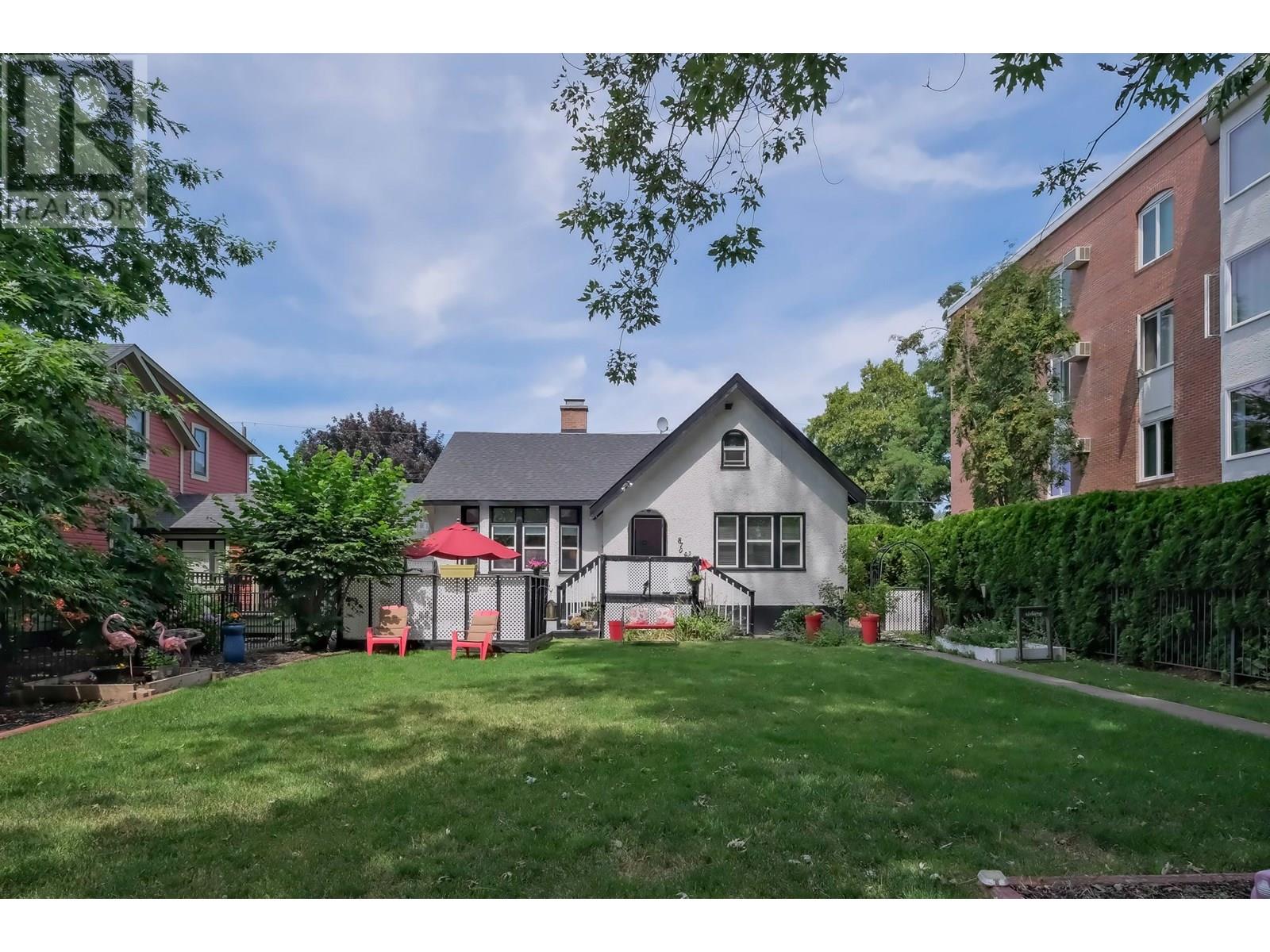  870 Bernard Avenue, Kelowna