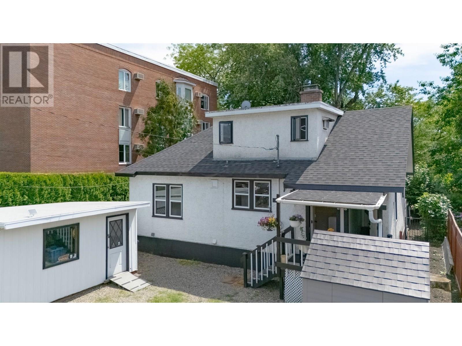  870 Bernard Avenue, Kelowna