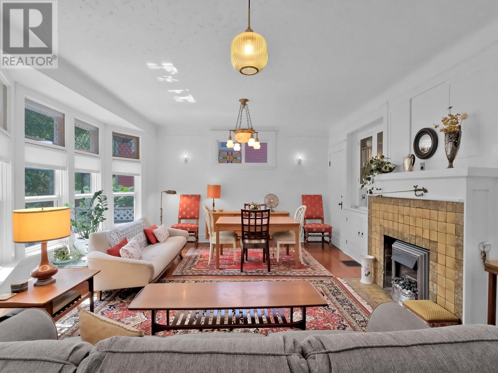  870 Bernard Avenue, Kelowna