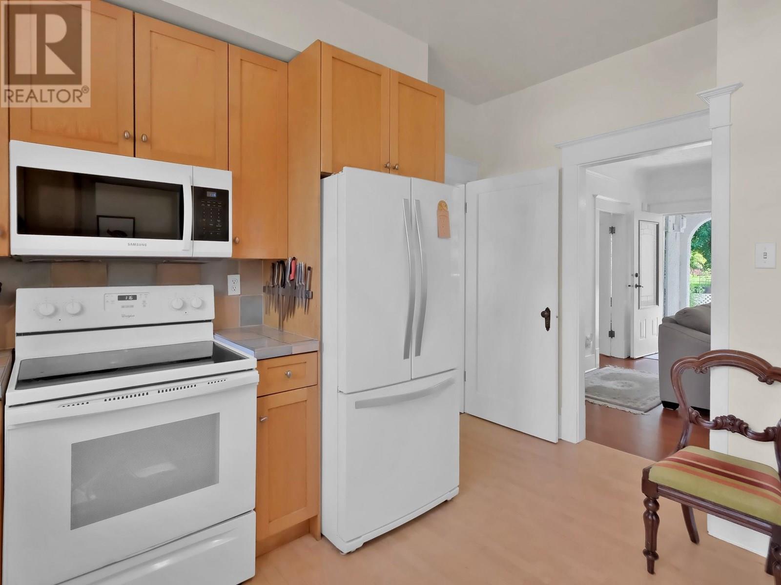  870 Bernard Avenue, Kelowna
