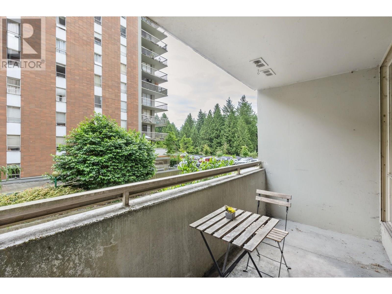 Photo 12 of 204 2016 Fullerton Avenue, North Vancouver BC