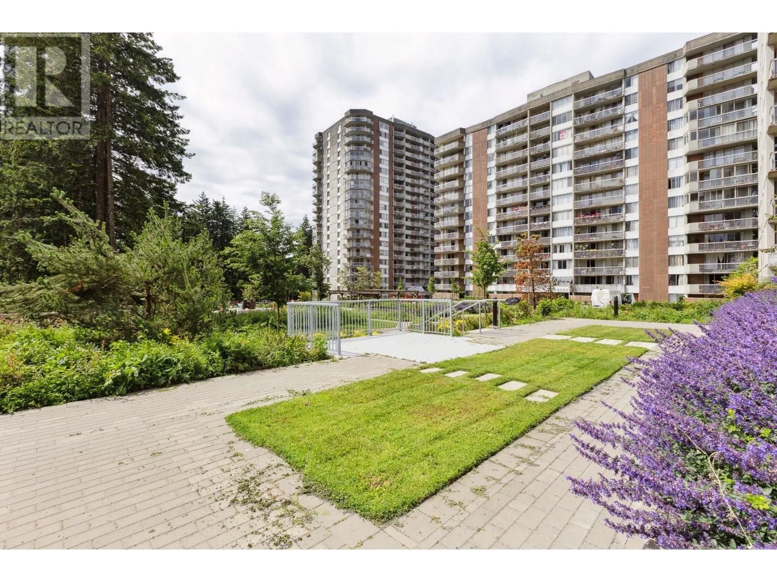 Photo 15 of 204 2016 Fullerton Avenue, North Vancouver BC