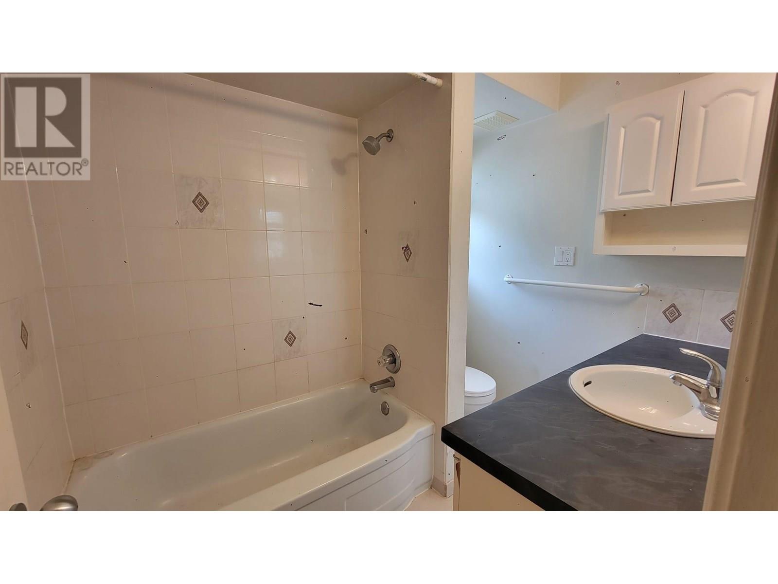 Photo 7 of 4661 Napier Street, Burnaby BC