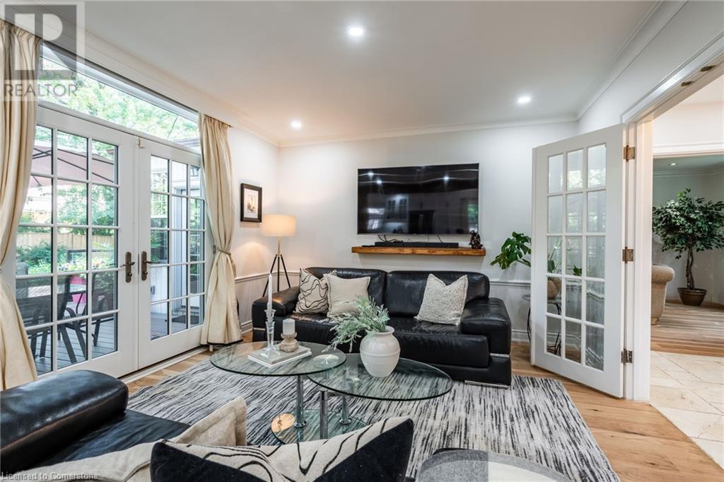 Photo 10 of 9 Lansdowne Road S, Cambridge ON