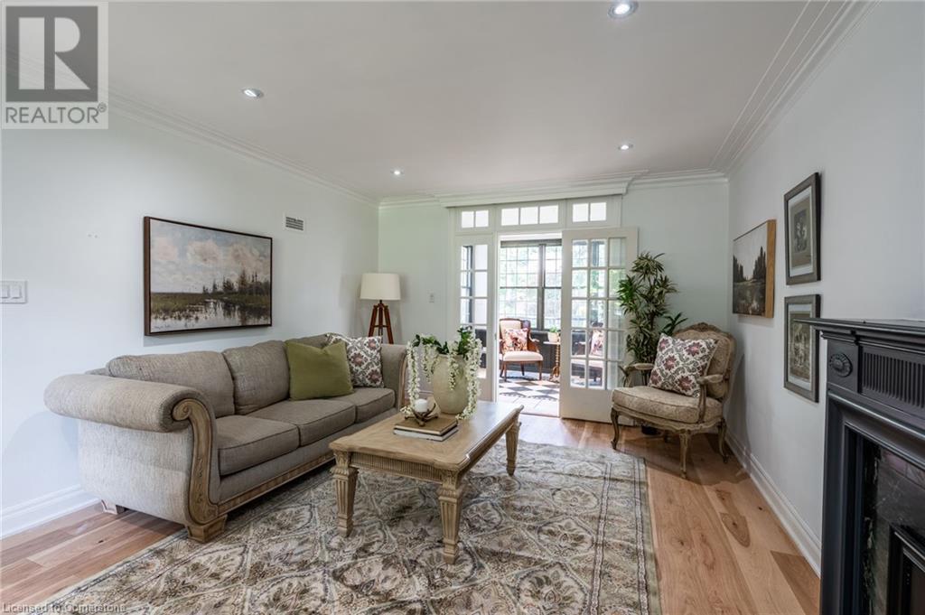 Photo 14 of 9 Lansdowne Road S, Cambridge ON