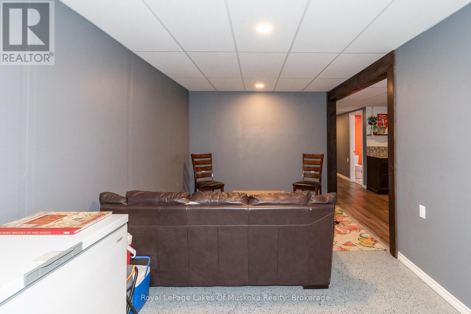 Photo 10 of 74 Glencairn Crescent, Huntsville ON