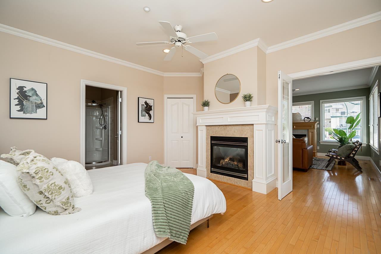 Photo 15 of 15645 Pacific Avenue, White Rock BC