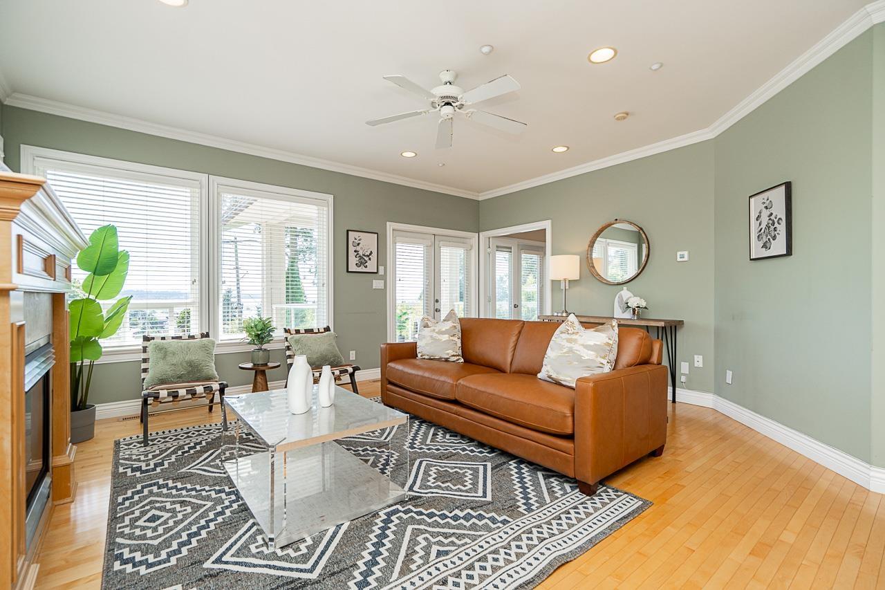 Photo 4 of 15645 Pacific Avenue, White Rock BC