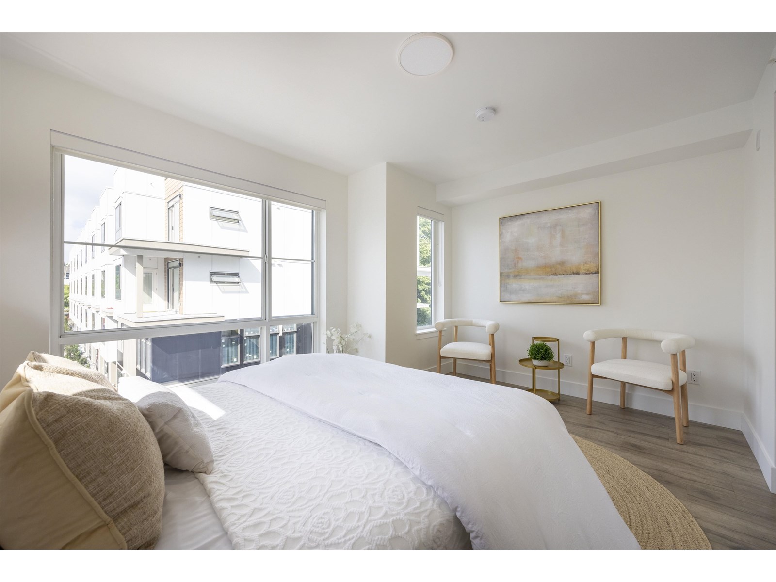 Photo 11 of 32 6328 King George Boulevard, Surrey BC