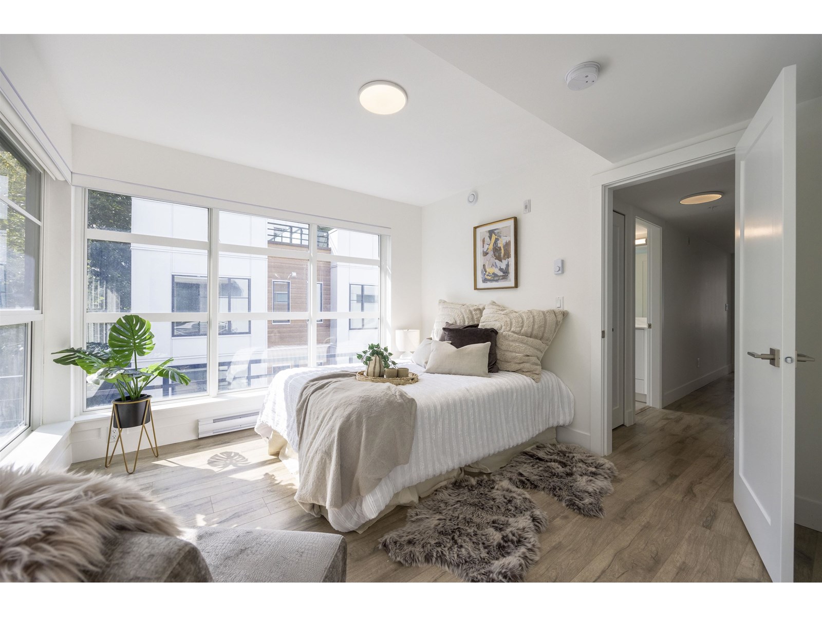 Photo 16 of 32 6328 King George Boulevard, Surrey BC