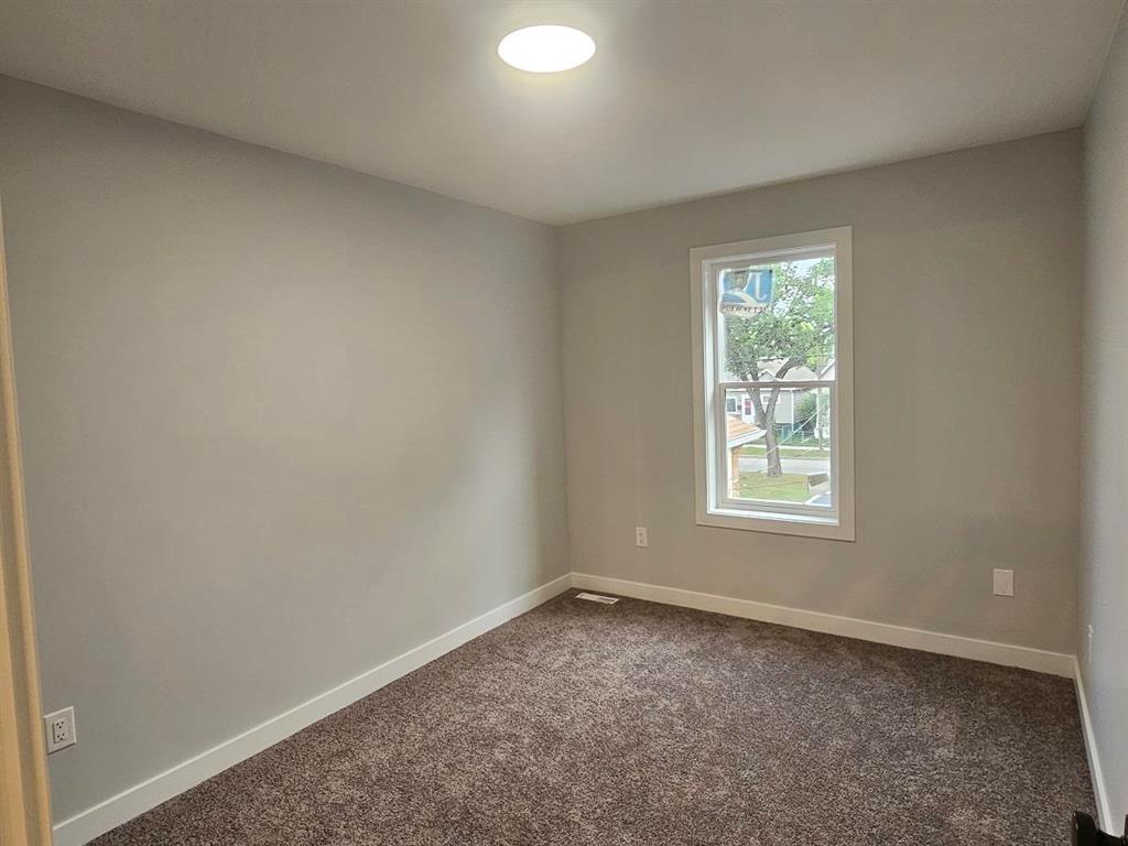 Photo 7 of 571 Burrows Avenue, Winnipeg MB