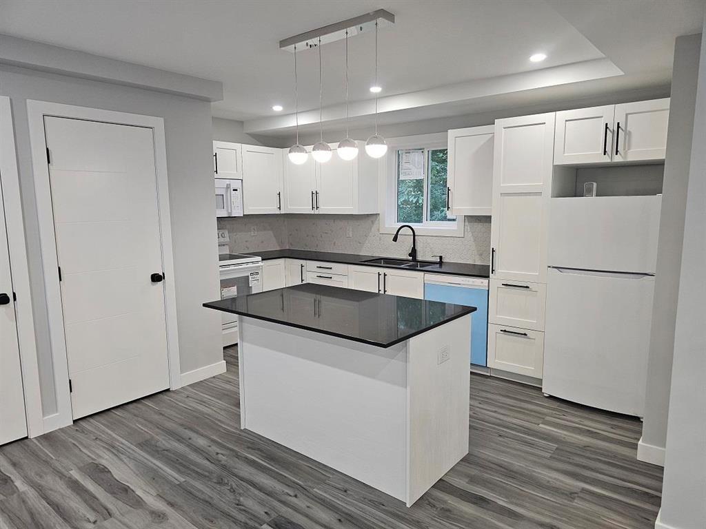 Photo 10 of 571 Burrows Avenue, Winnipeg MB
