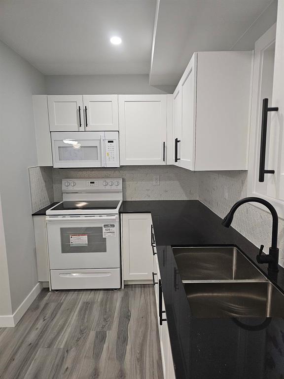 Photo 2 of 571 Burrows Avenue, Winnipeg MB