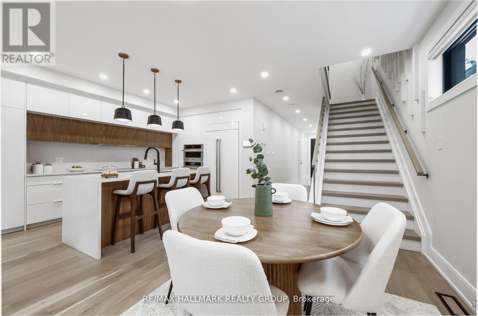 Photo 4 of 185 Carleton Avenue, Ottawa ON