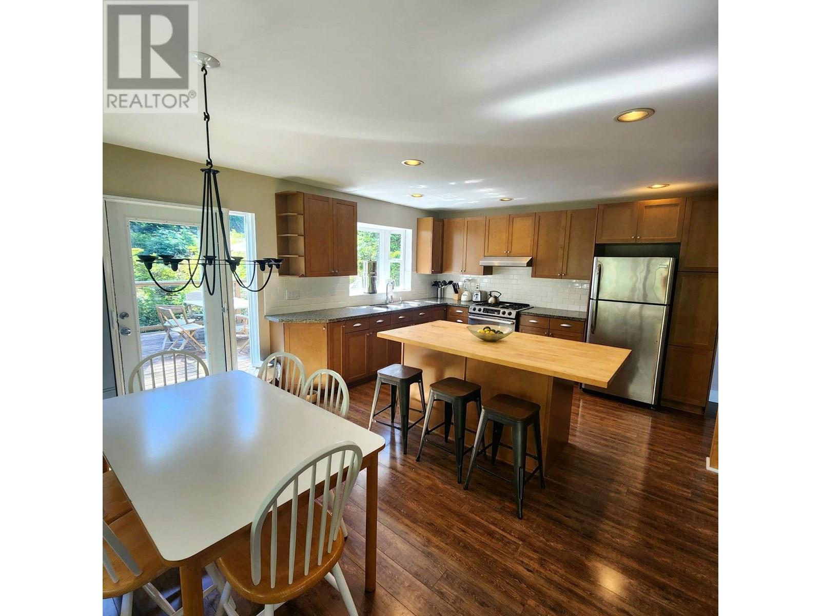 B SL27 SEA RANCH, Gambier Island