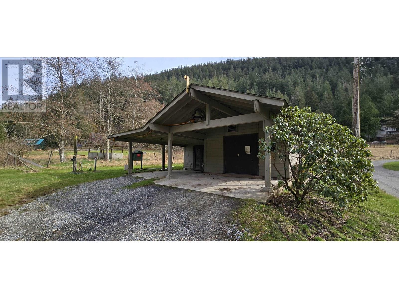 B SL27 SEA RANCH, Gambier Island