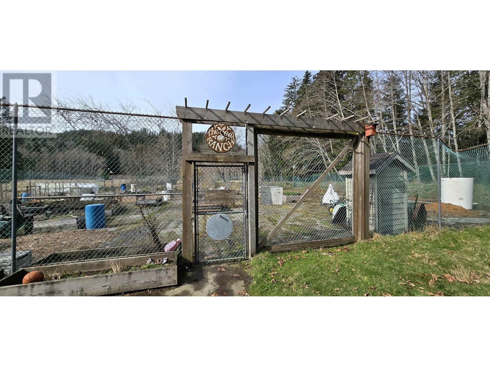B SL27 SEA RANCH, Gambier Island