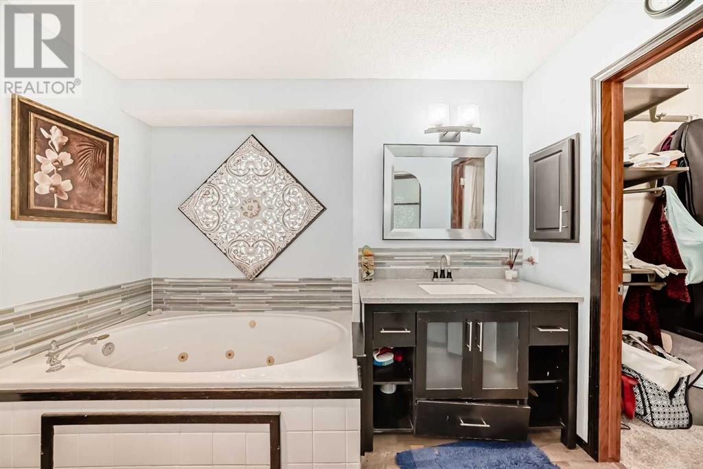 Single Family House for Sale in  Citadel Circle NW Citadel Calgary 