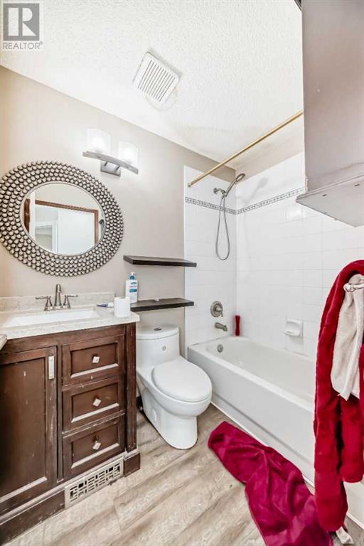 Single Family House for Sale in  Citadel Circle NW Citadel Calgary 