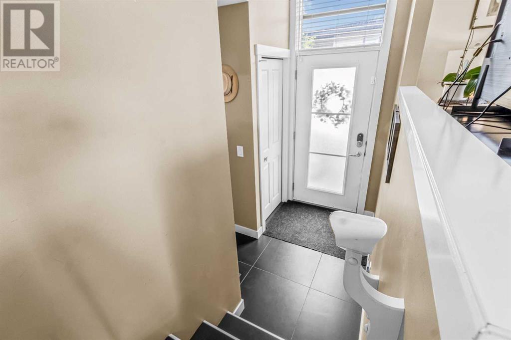 Single Family House for Sale in  Aspen Hills Common SW Aspen Woods Calgary 