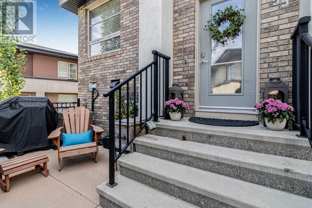 Single Family House for Sale in  Aspen Hills Common SW Aspen Woods Calgary 