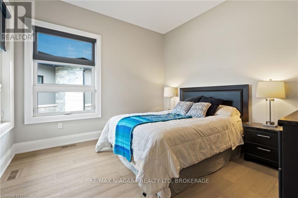 Photo 19 of 13 Francesco Crescent, St Catharines ON
