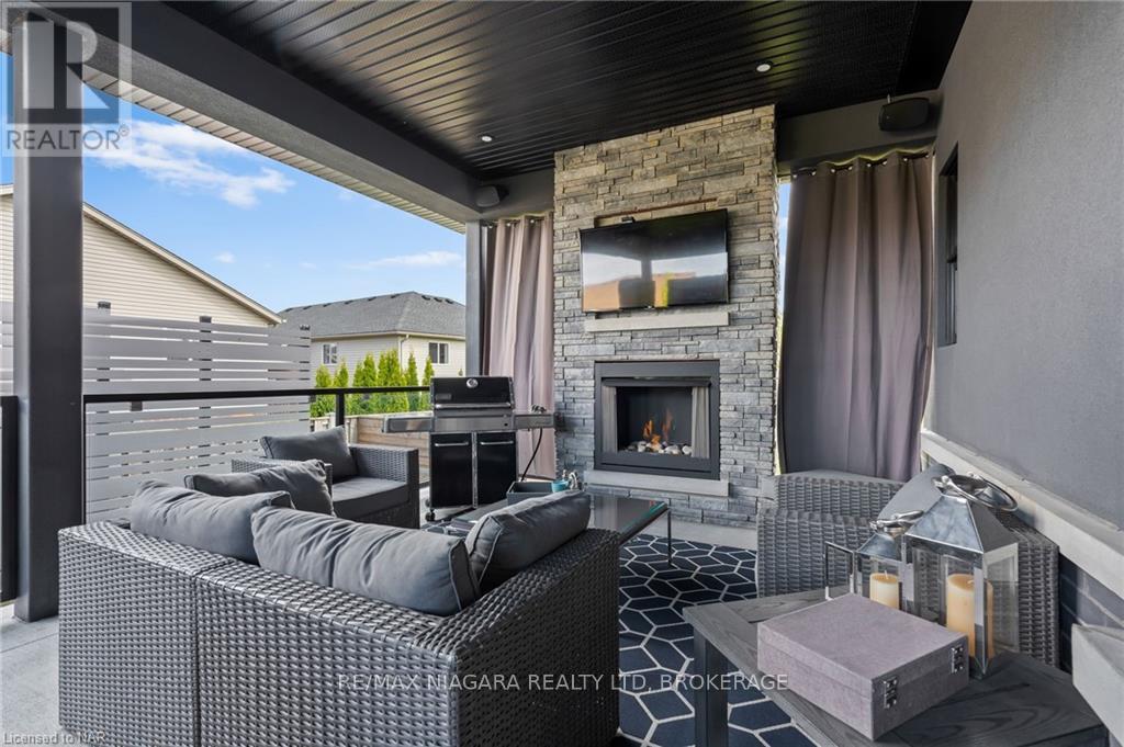 Photo 10 of 13 Francesco Crescent, St Catharines ON
