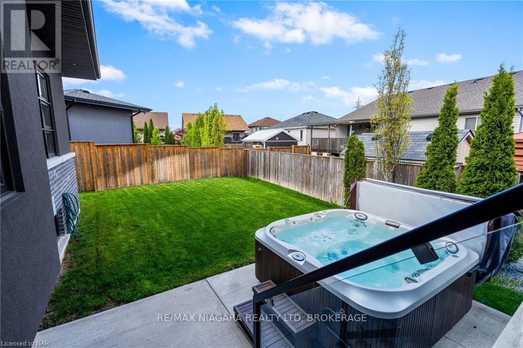 Photo 2 of 13 Francesco Crescent, St Catharines ON