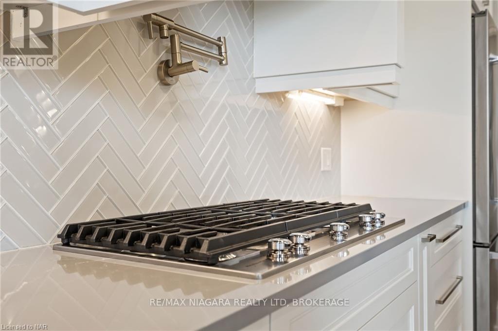 Photo 15 of 13 Francesco Crescent, St Catharines ON