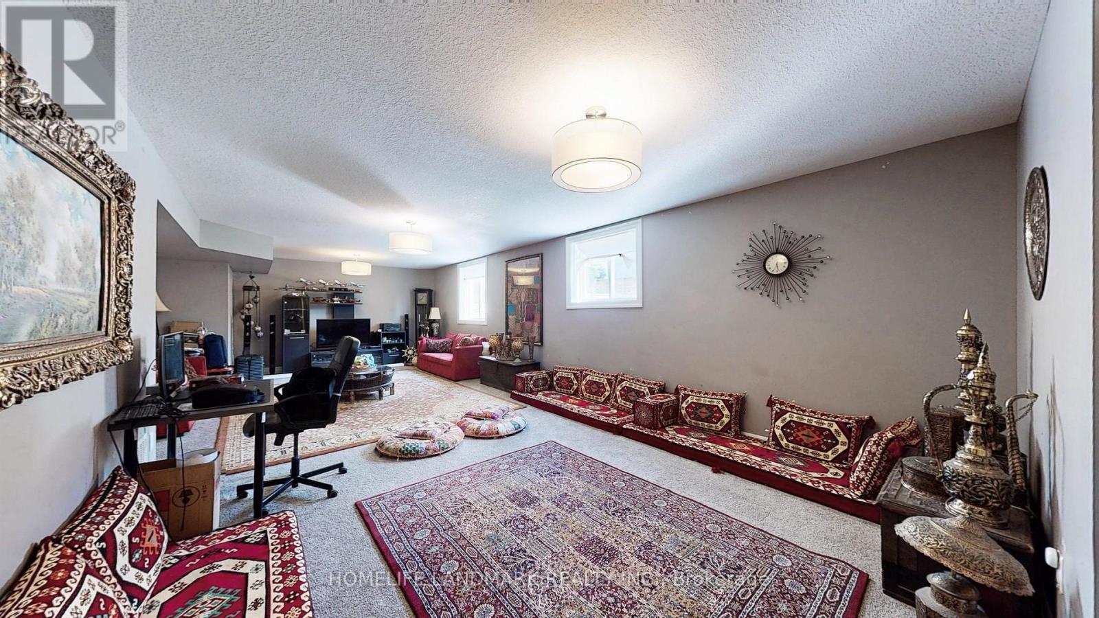 Photo 12 of 537 Millstream Drive, Waterloo ON