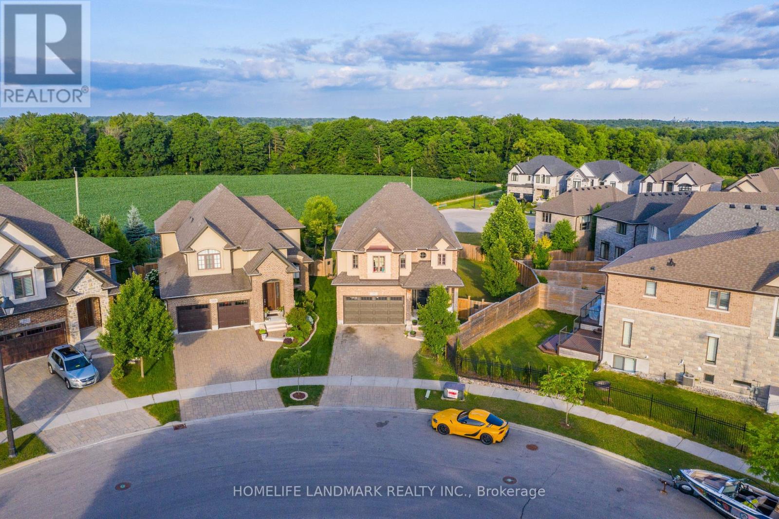 Photo 48 of 537 Millstream Drive, Waterloo ON