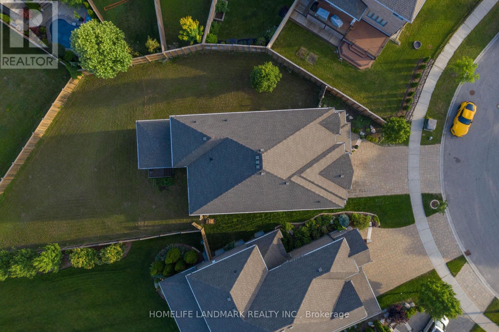 Photo 34 of 537 Millstream Drive, Waterloo ON