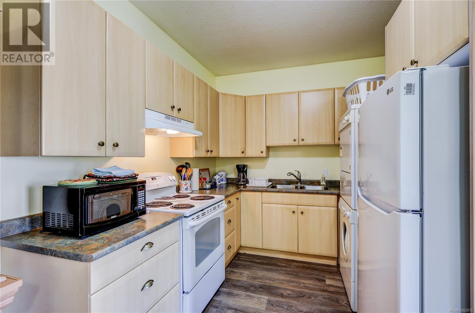 Photo 14 of 4840 Blue Heron Dr, Bowser BC