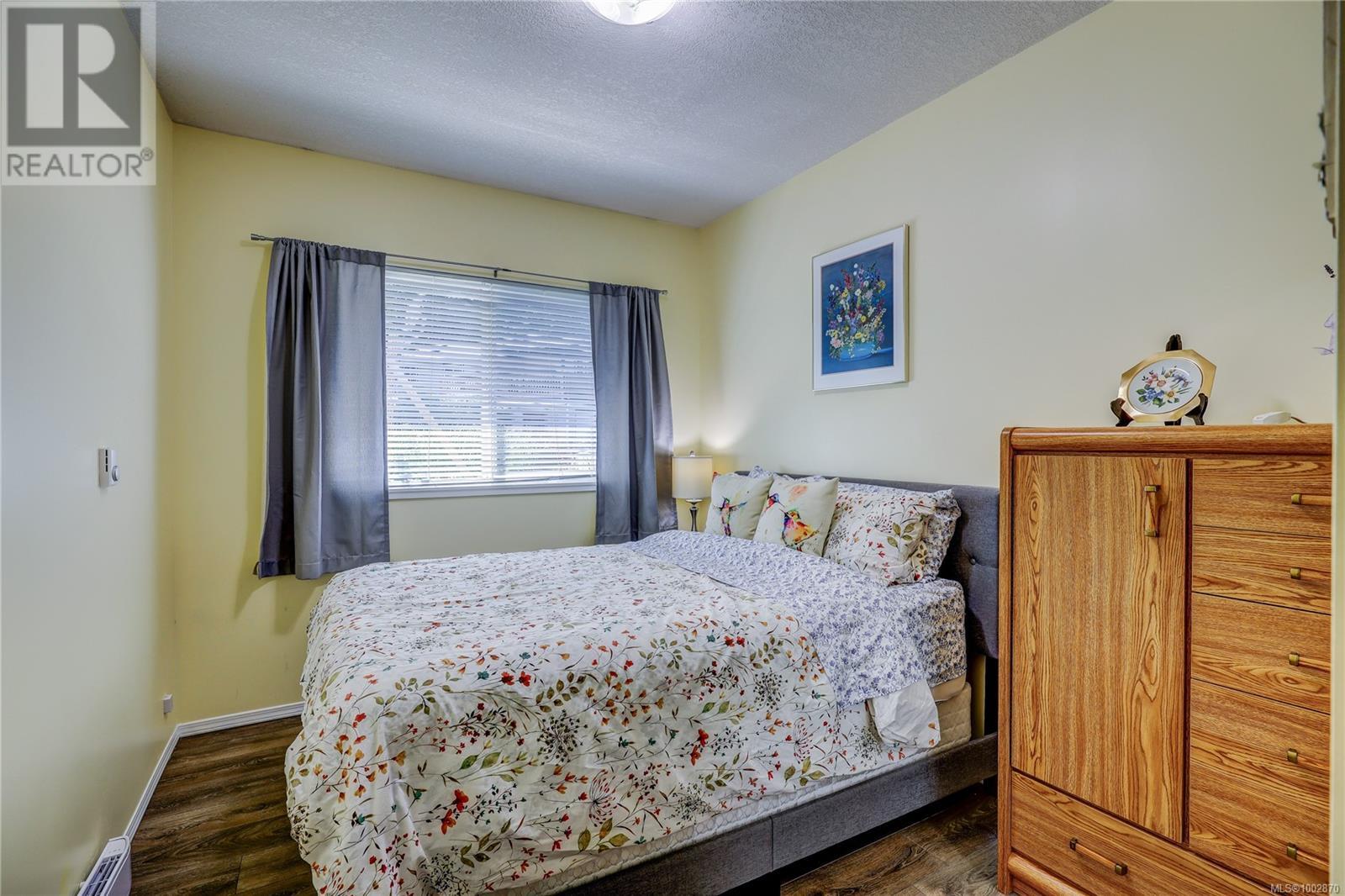 Photo 5 of 4840 Blue Heron Dr, Bowser BC