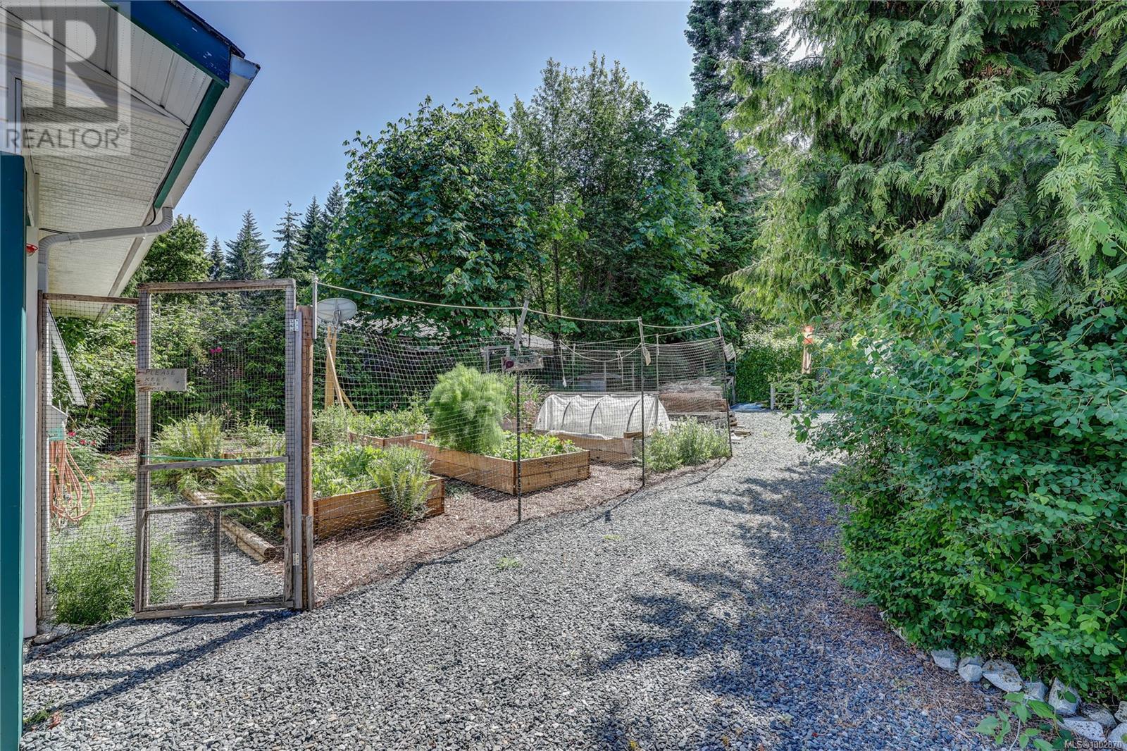 Photo 74 of 4840 Blue Heron Dr, Bowser BC